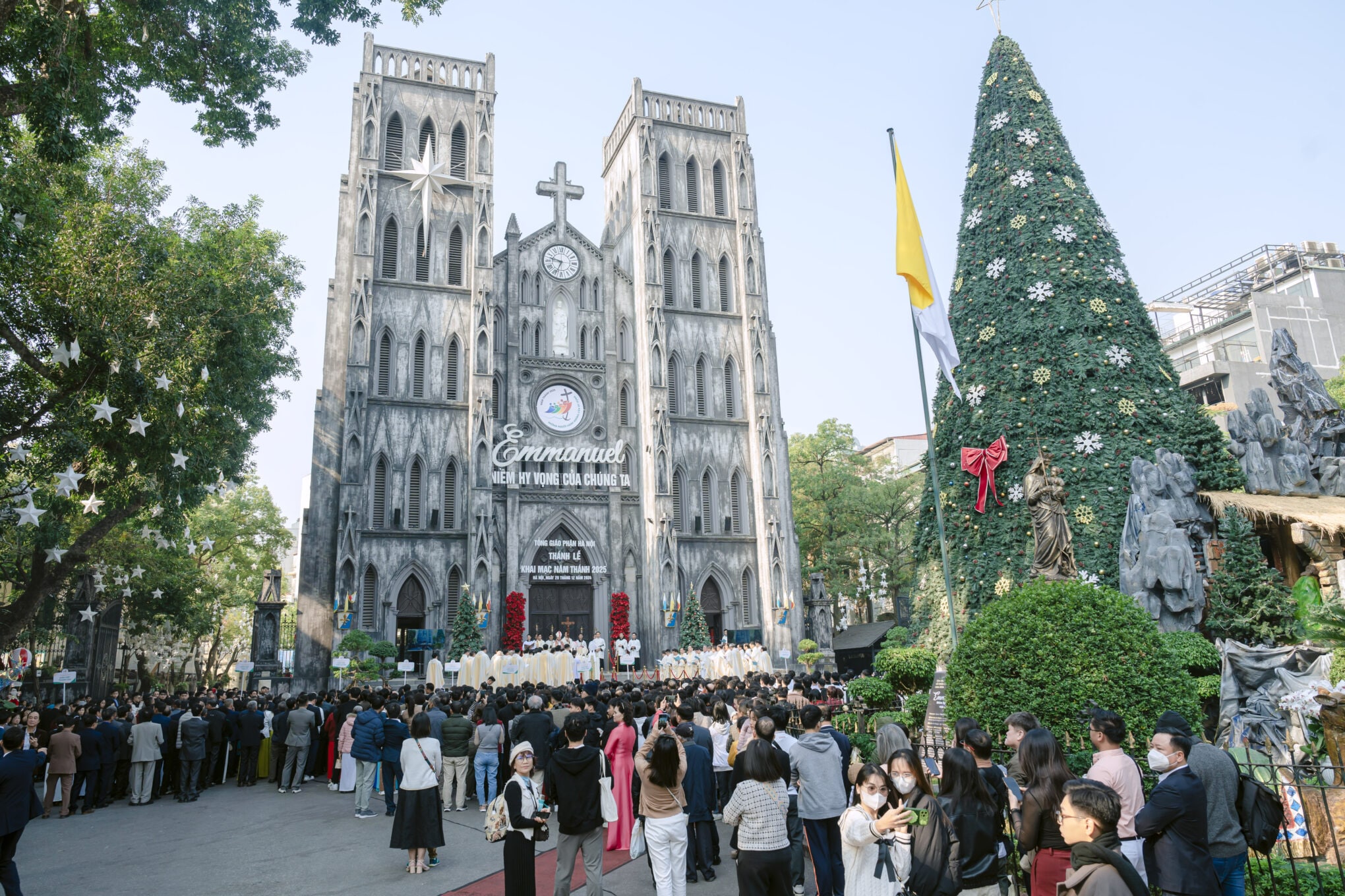 Hanoi’s St. Joseph Cathedral is always bustling in the evening, especially during the Christmas season in December